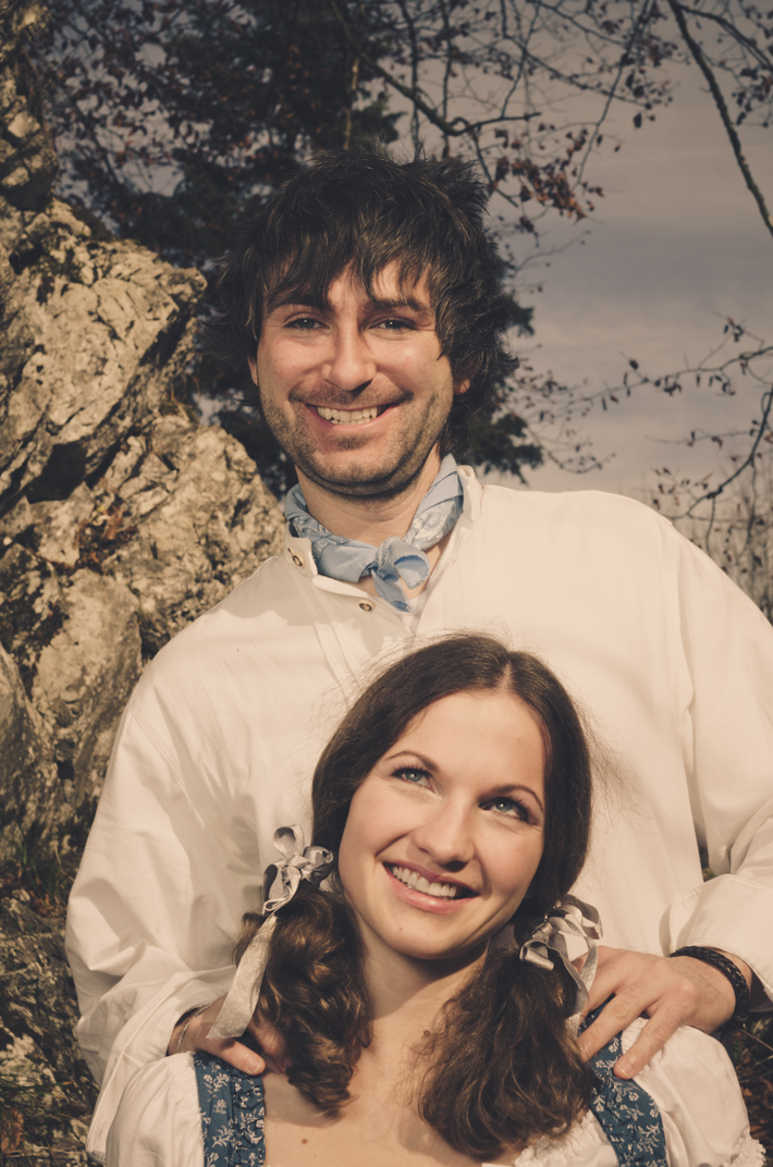 Hochzeitsfotografie - Engagement mit Bea und Hansi mit Motto Heimatfilm